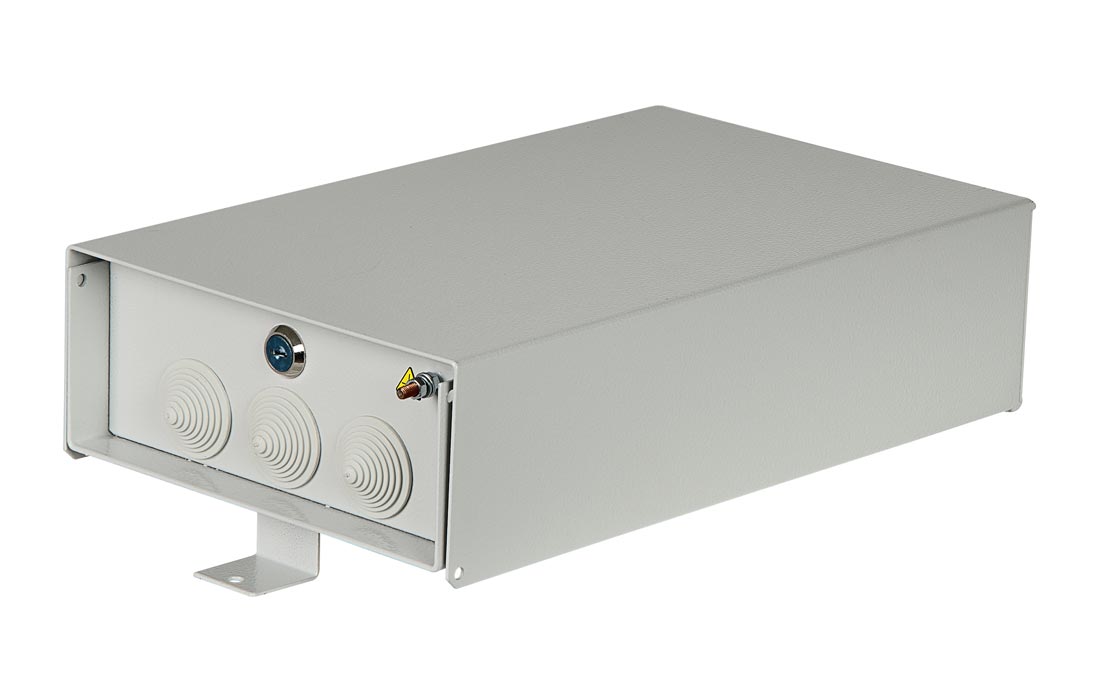 Ящик кабельный ЯК-ПМ-40/20, 2 плинта ПВТ-10Р с винтовыми клеммами, оснащенный магазин защиты. ССД