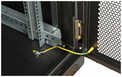 Шкаф телекоммуникационный напольный 19", 33U(600x1000), ШТ-НП-М-33U-600-1000-П-Ч, передняя дверь перфорация, черный ССД
